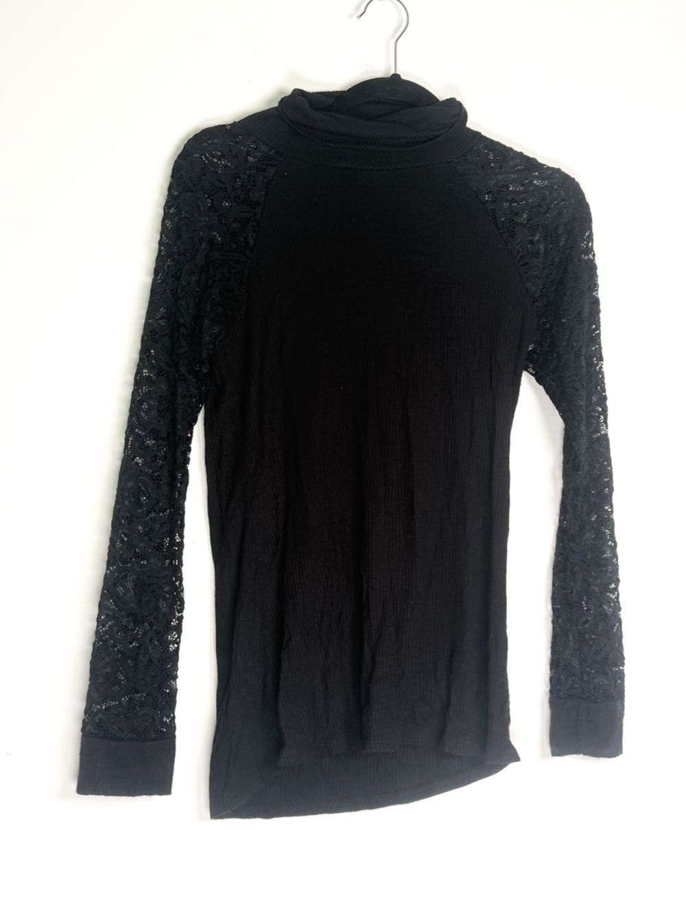 Black Lace-Sleeve Turtleneck Long Sleeve Top